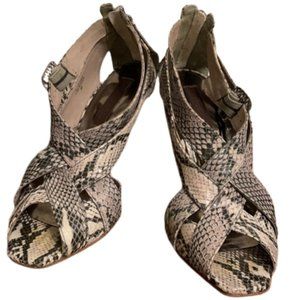 BCBG MAX AZRIA Faux Snake Skin Sandals Heels Size 38